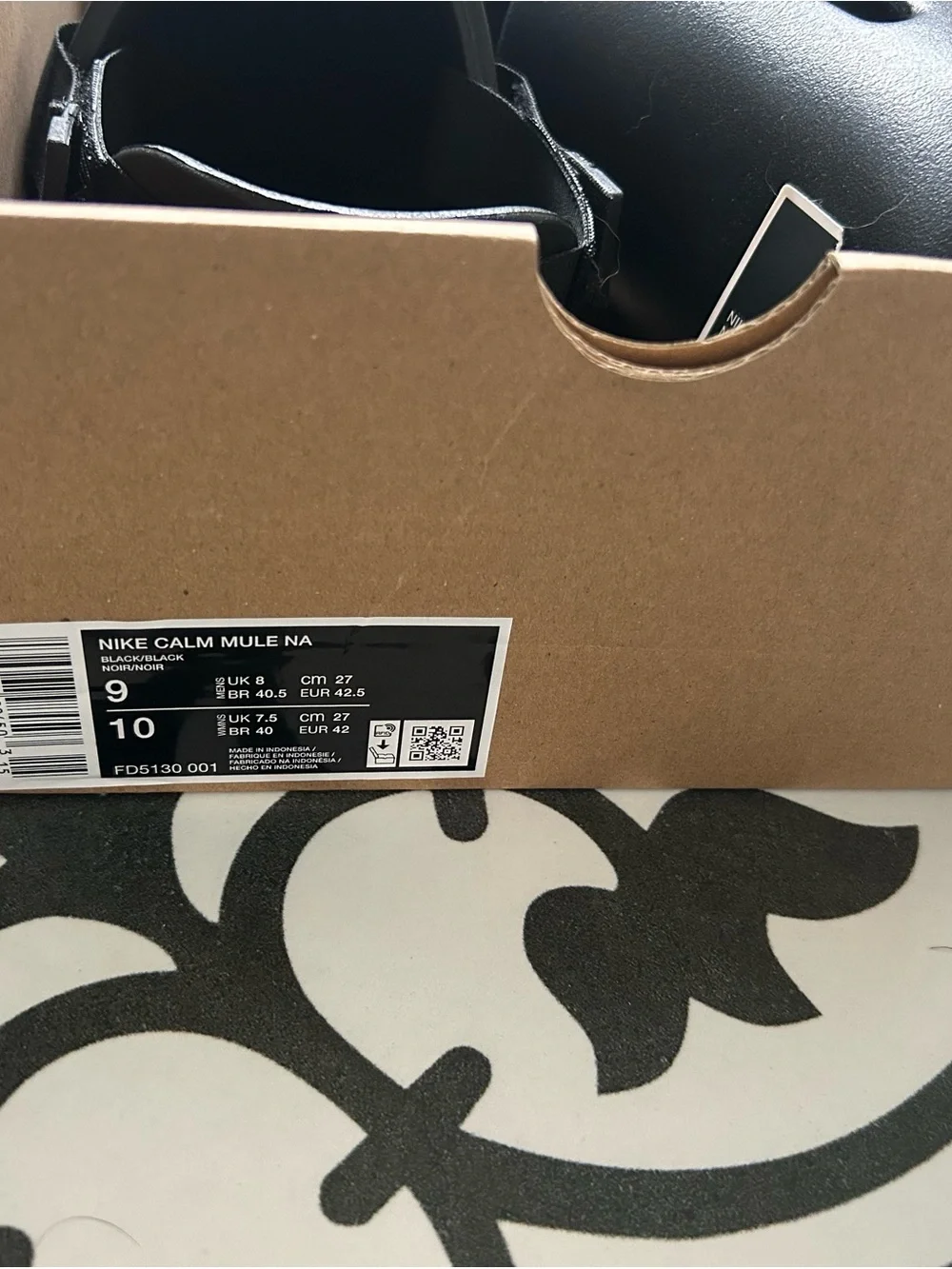 Nike Mens 9/Women 10 Calm Mule Slip-On - Black